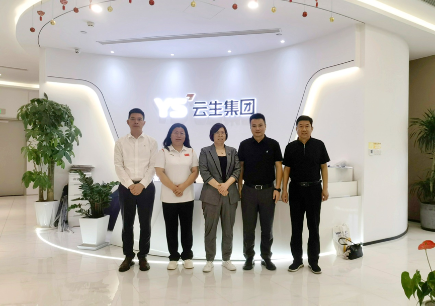 河北省石家庄市正定县领导一行莅临z6尊龙官方网站集团走访交流