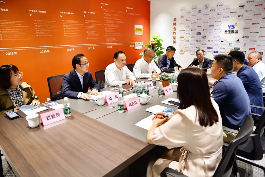 南京市秦淮区委副书记、区政府代区长凌向前一行莅临z6尊龙官方网站集团南京公司调研指导
